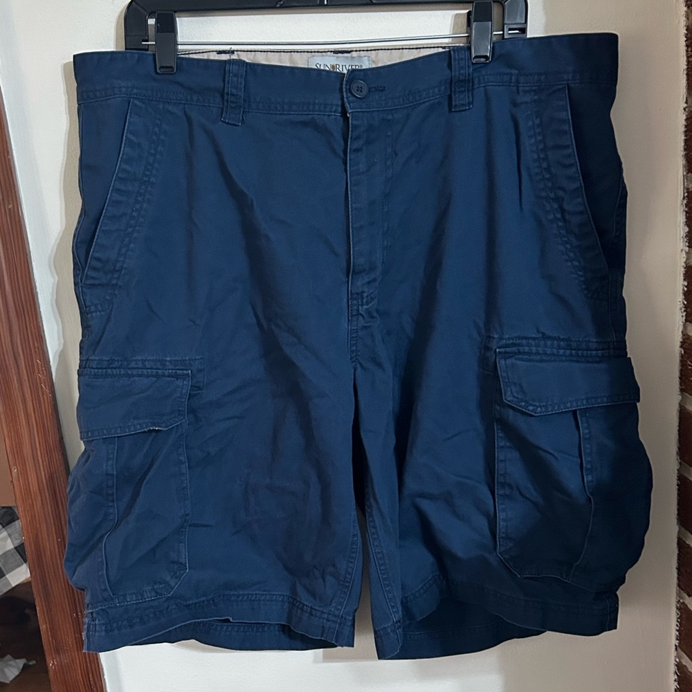 Sun River Clothing men’s cargo shorts size 38